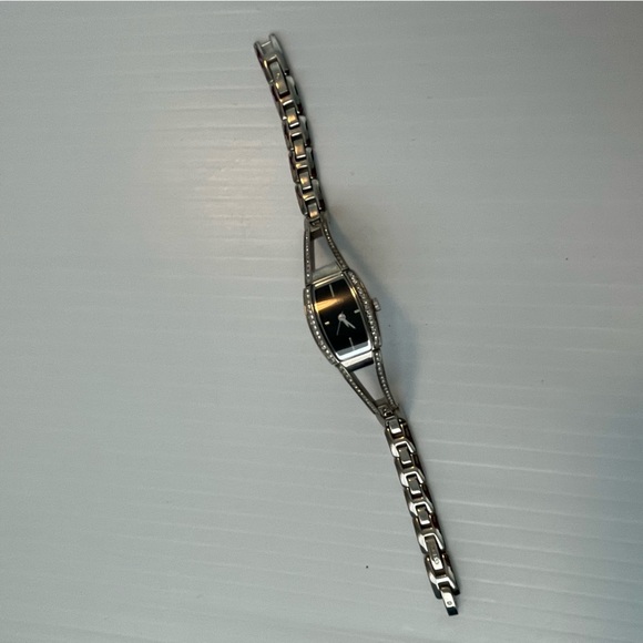 Guess silver colored chain link hardware **needs new battery - Picture 3 of 7